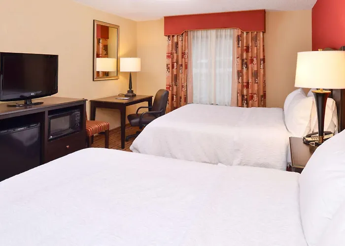 Best Hotels in Williamsburg VA with Free Breakfast