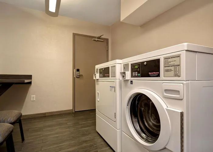 Top Hotels with Jacuzzi In-Room in Columbia