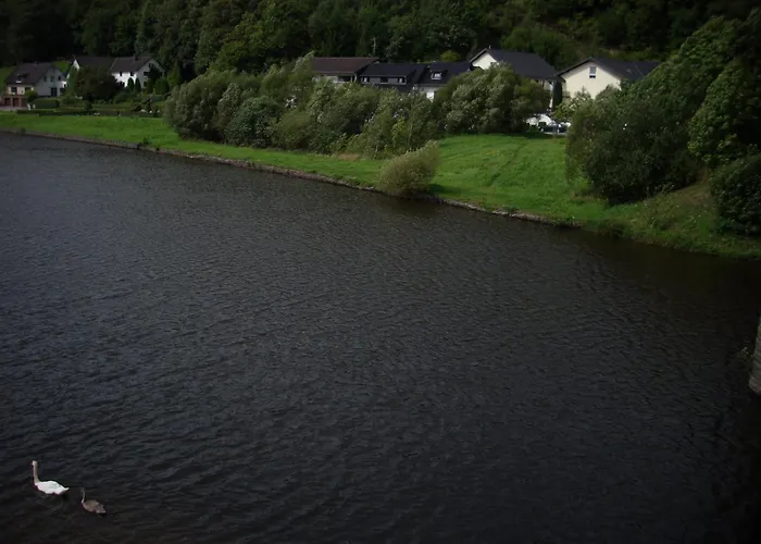 Erstklassiges Hotel direkt am idyllischen Rursee